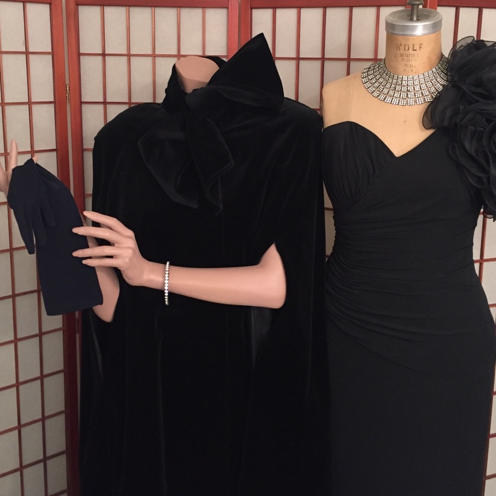 ✅Black Velvet Cape by LAUREN MEREN